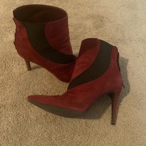 Nine West ankle boots maroon and black good shape